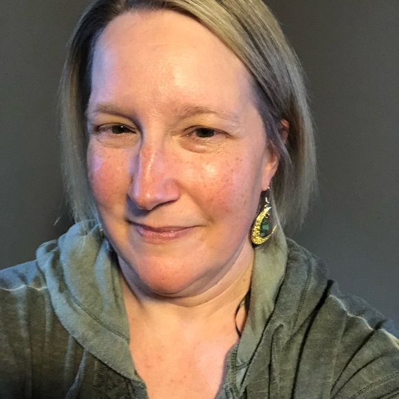 Meet your Posher, Tracie - Picture 3 of 3